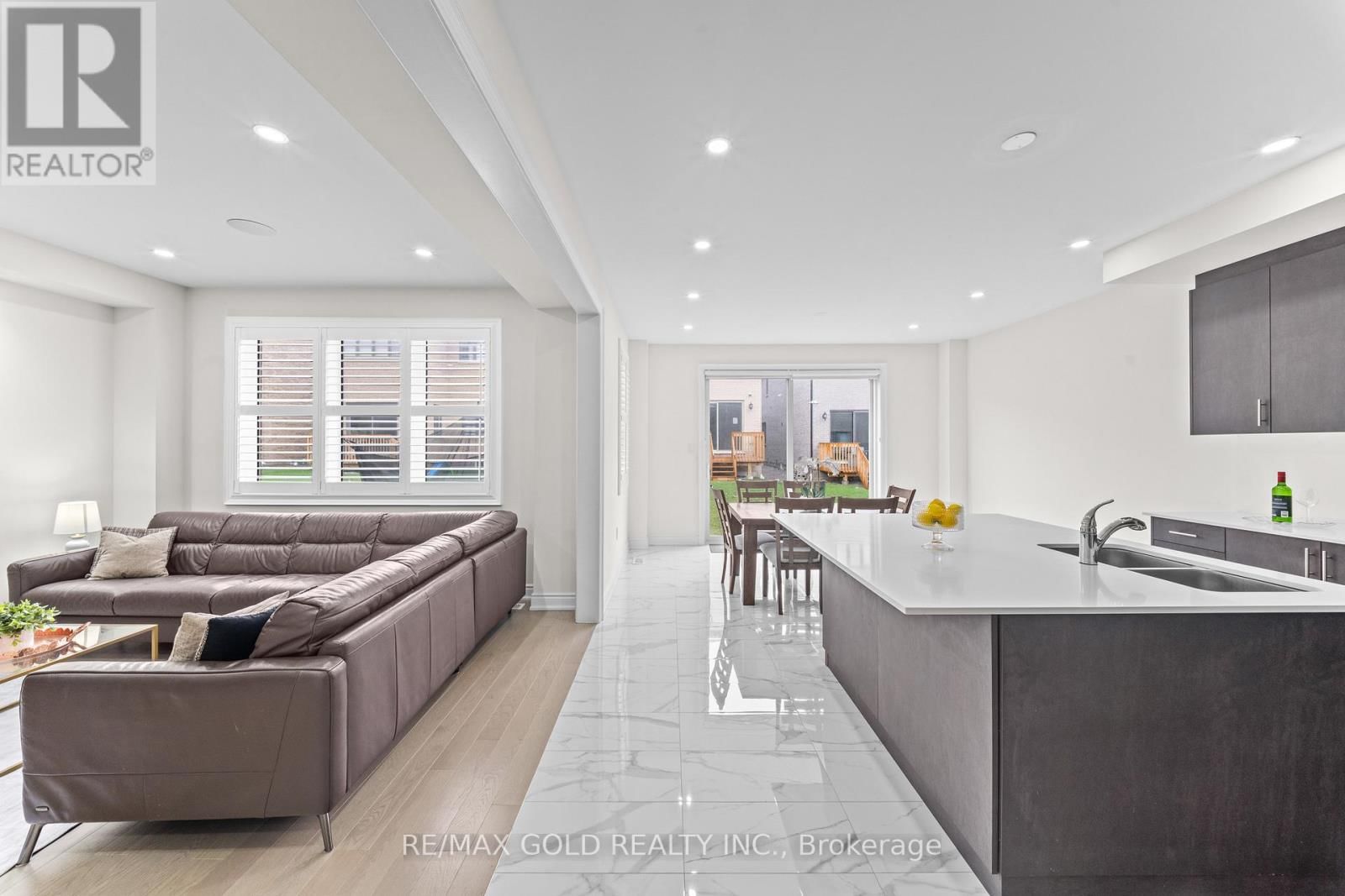 105 WALKER ROAD WEST Image 15