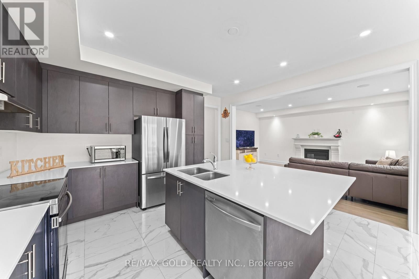 105 WALKER ROAD WEST Image 21