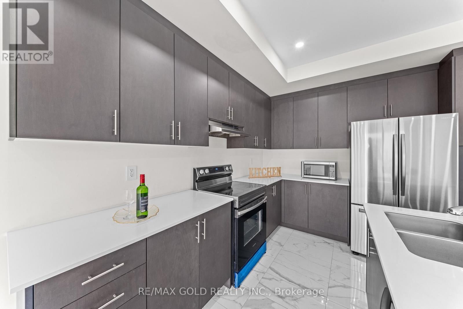 105 WALKER ROAD WEST Image 22