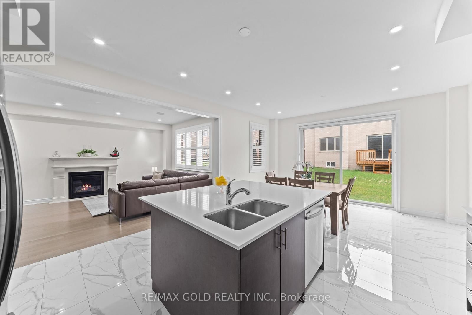 105 WALKER ROAD WEST Image 23