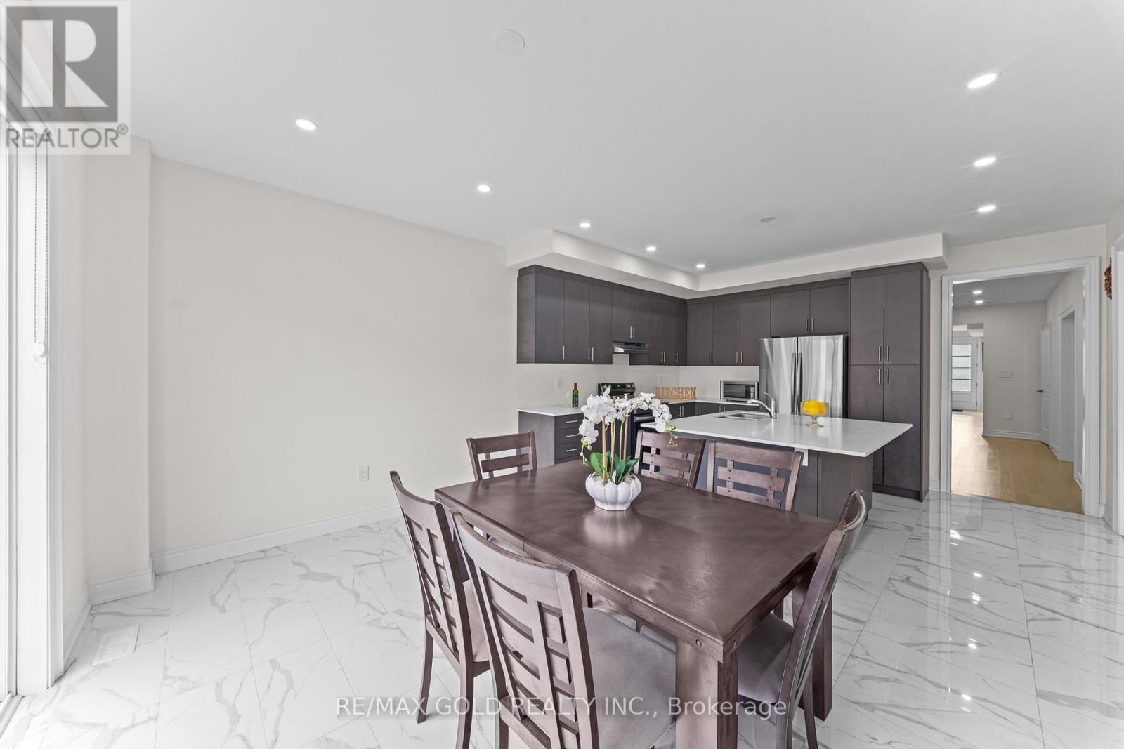 105 WALKER ROAD WEST Image 25