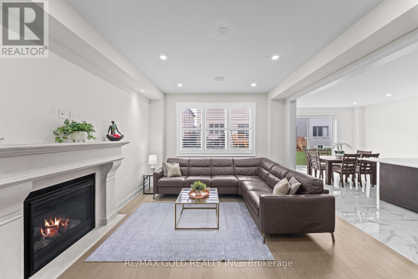 105 WALKER ROAD WEST Image 28