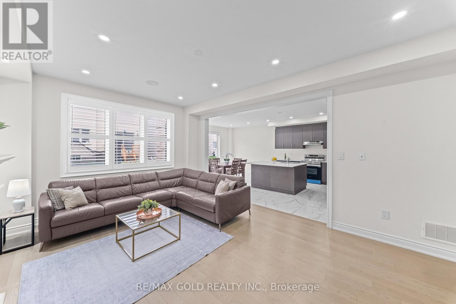 105 WALKER ROAD WEST Image 29