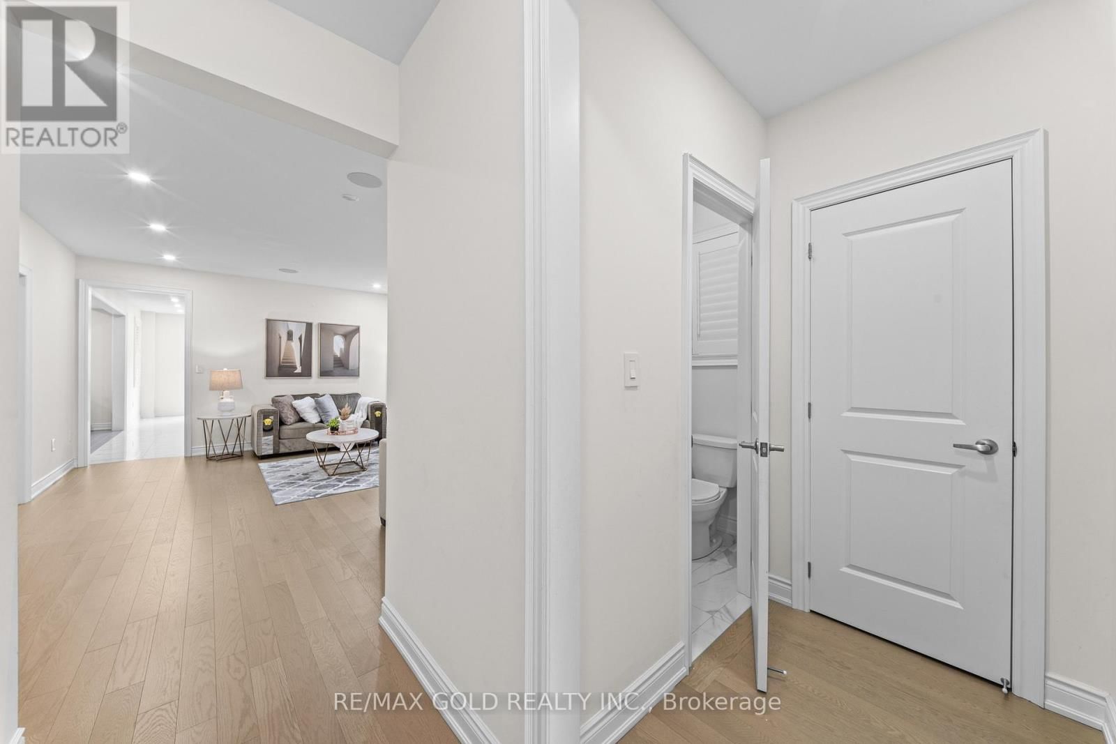 105 WALKER ROAD WEST Image 33