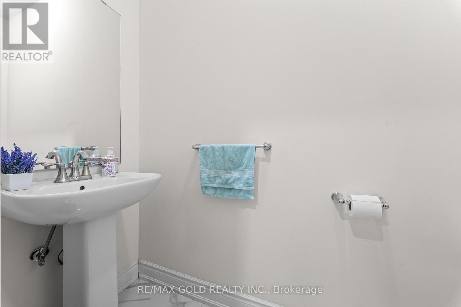 105 WALKER ROAD WEST Image 34