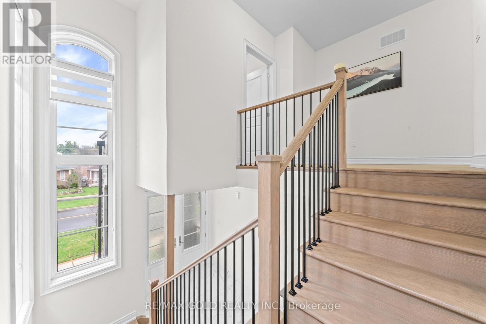 105 WALKER ROAD WEST Image 36