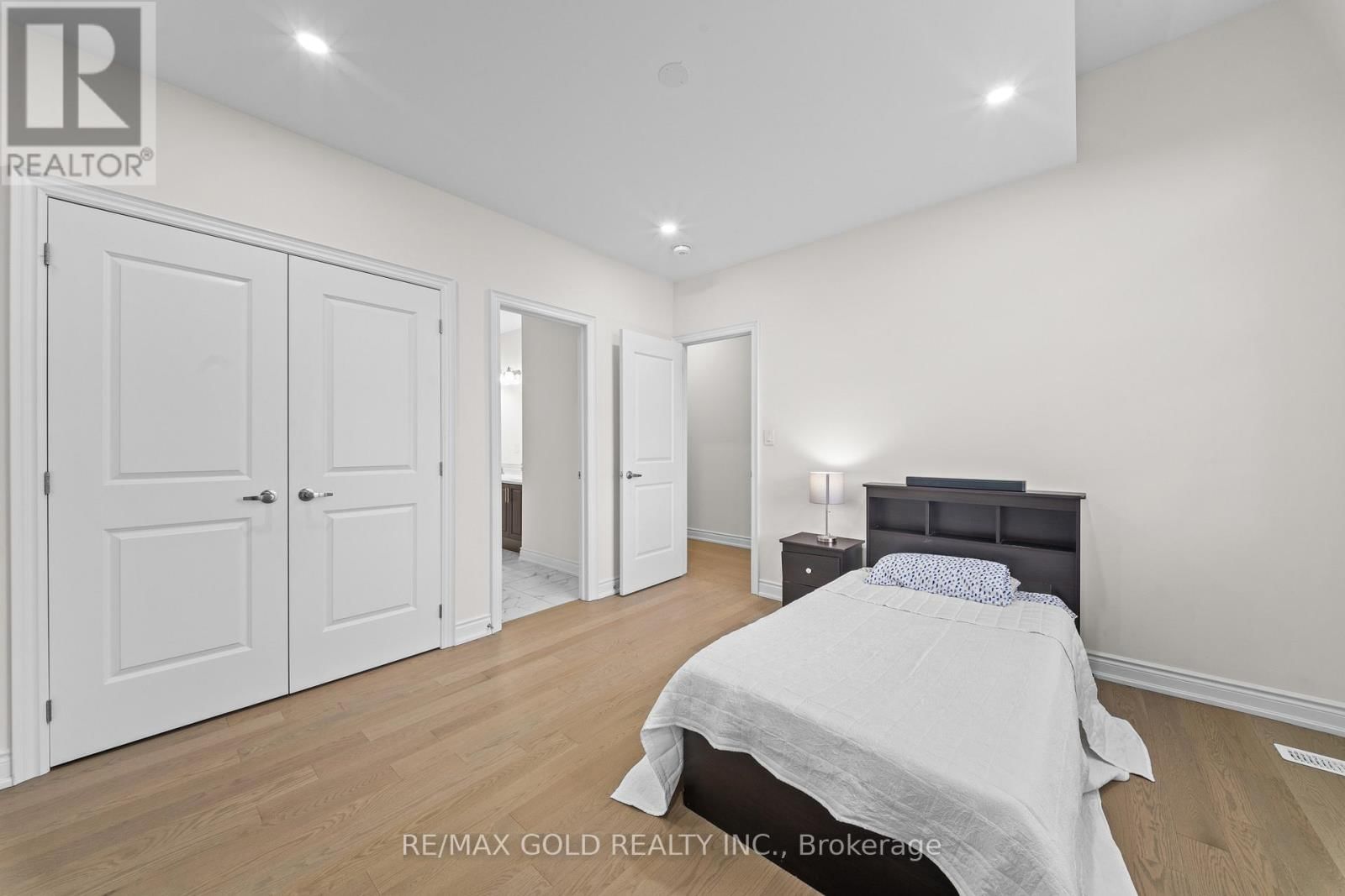 105 WALKER ROAD WEST Image 41