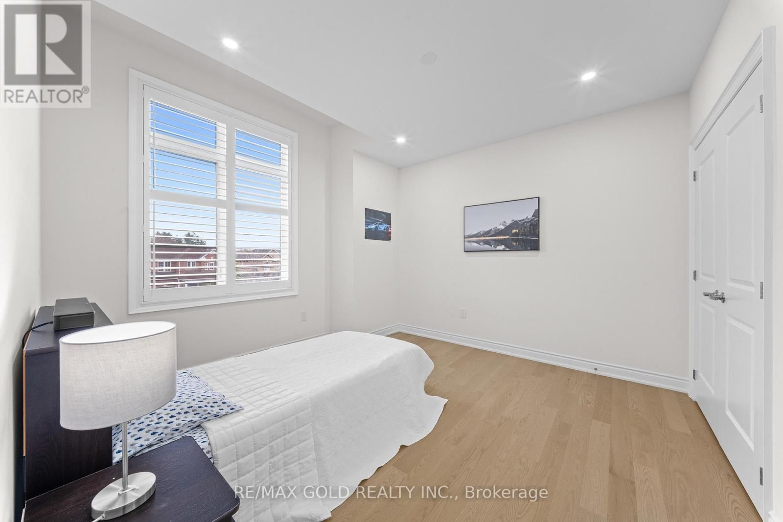 105 WALKER ROAD WEST Image 42