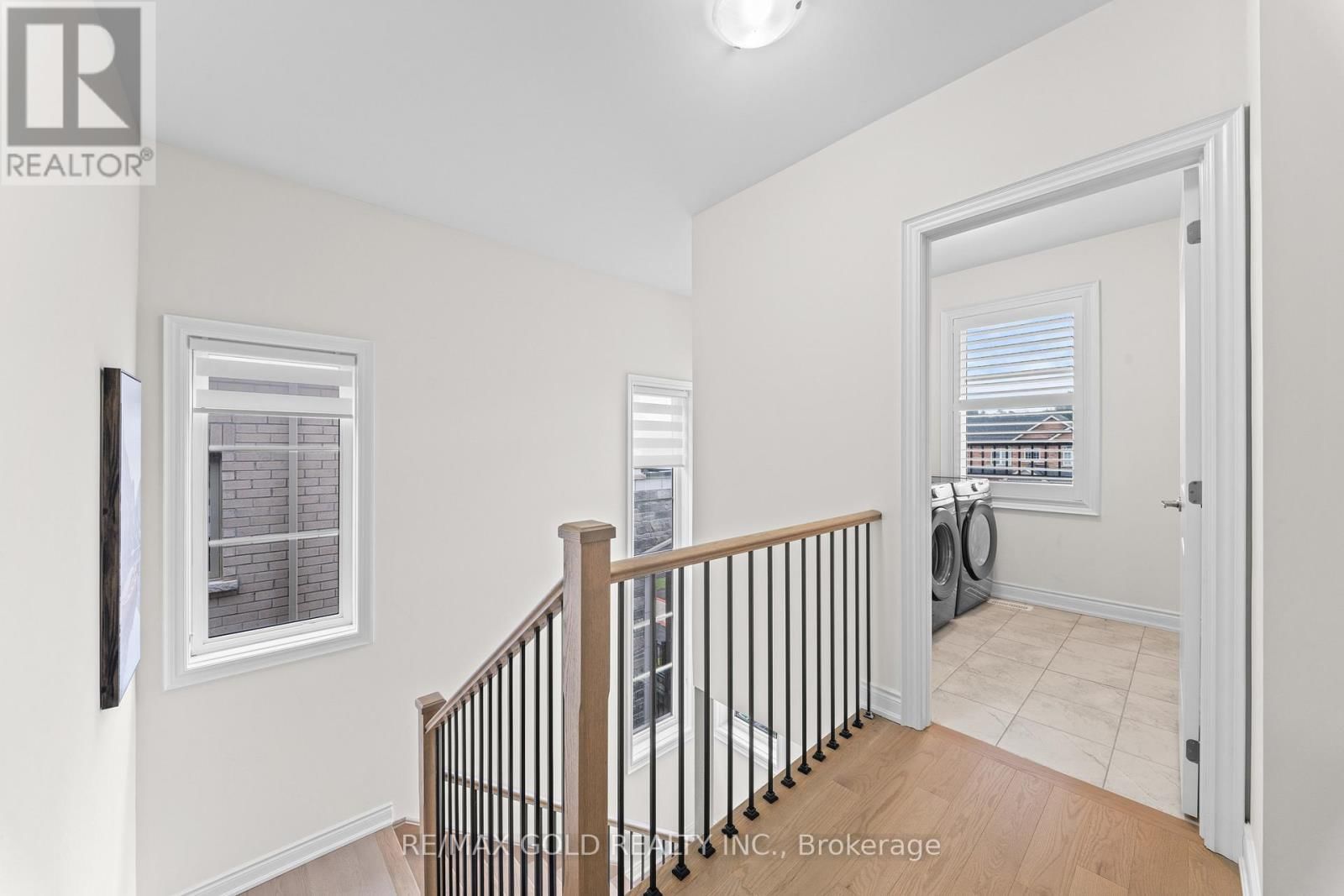 105 WALKER ROAD WEST Image 48