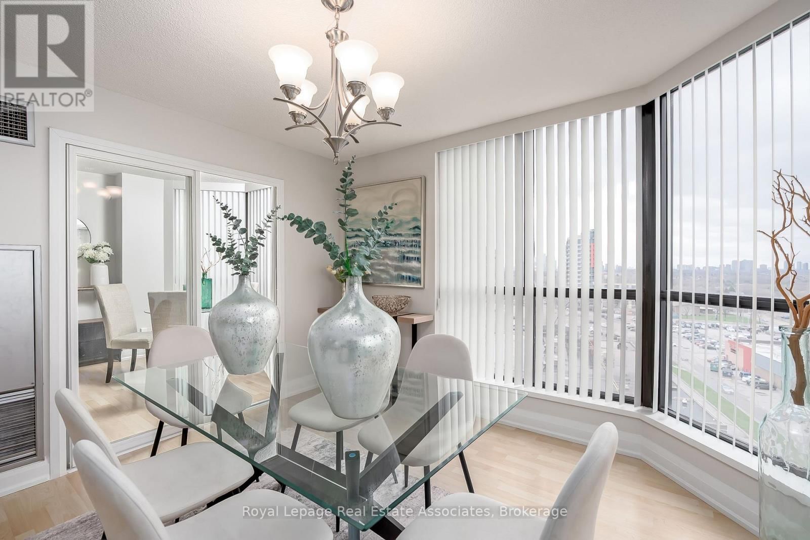 909 - 1155 BOUGH BEECHES BOULEVARD Image 16