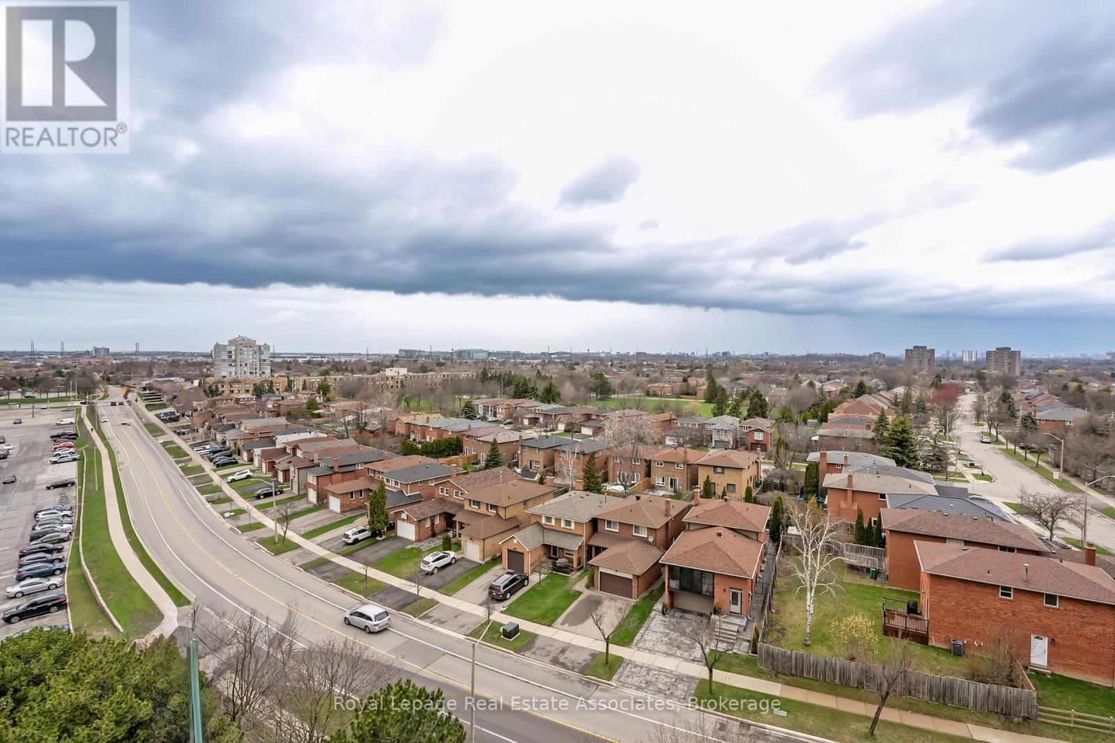 909 - 1155 BOUGH BEECHES BOULEVARD Image 19