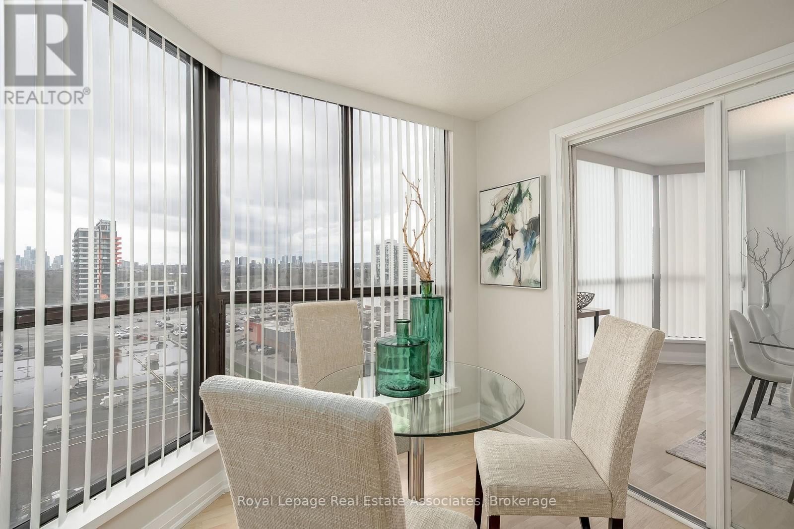 909 - 1155 BOUGH BEECHES BOULEVARD Image 25