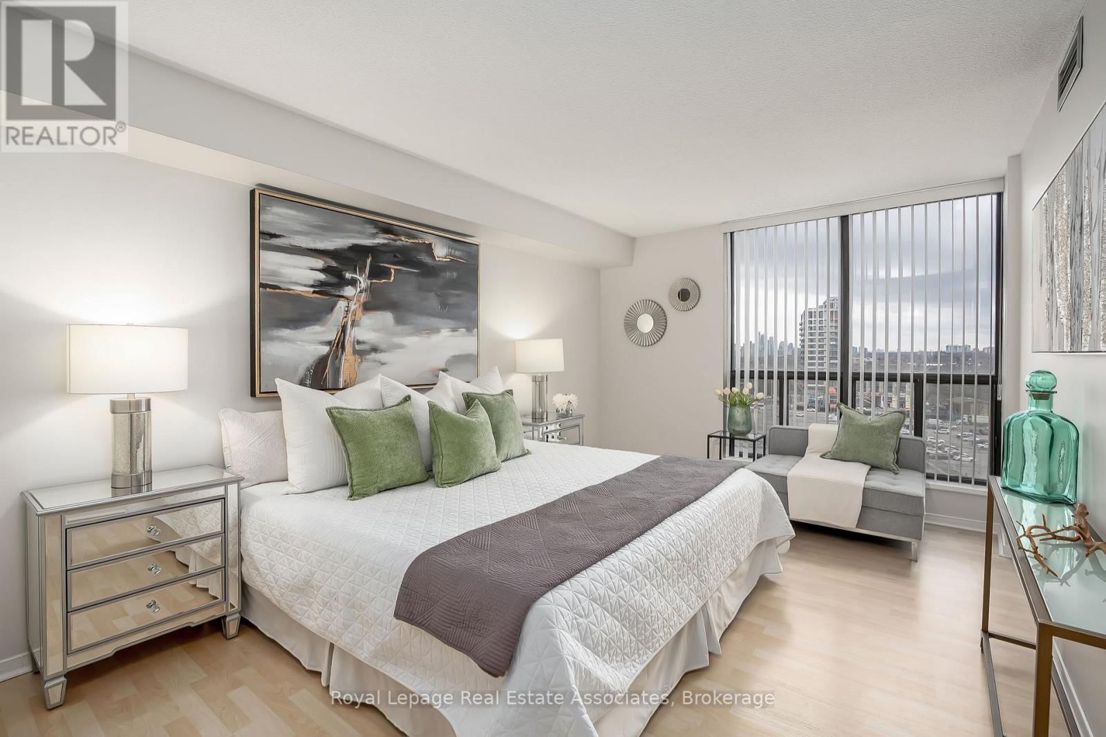 909 - 1155 BOUGH BEECHES BOULEVARD Image 27