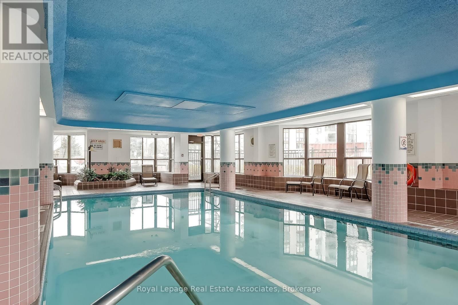 909 - 1155 BOUGH BEECHES BOULEVARD Image 39