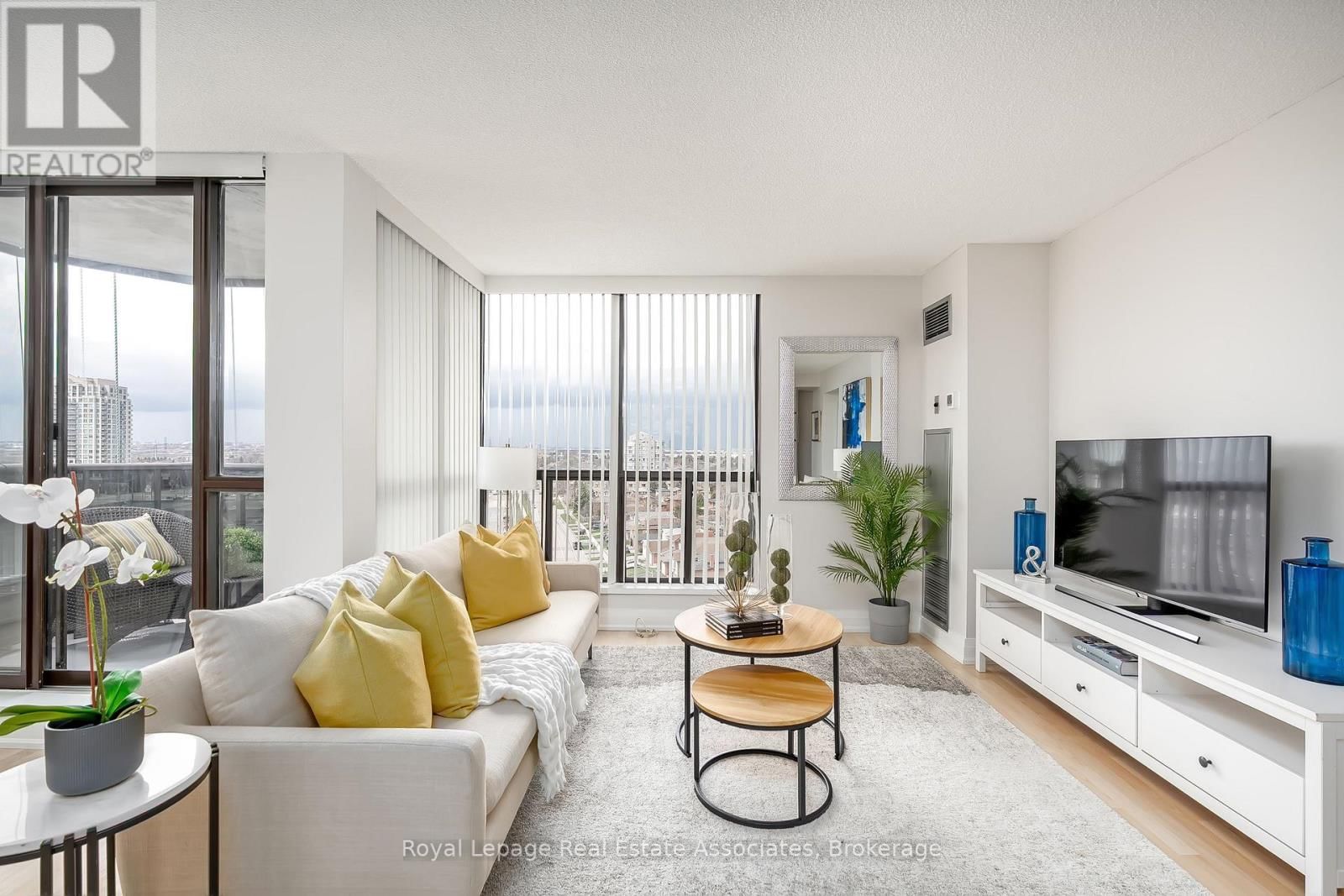 909 - 1155 BOUGH BEECHES BOULEVARD Image 6