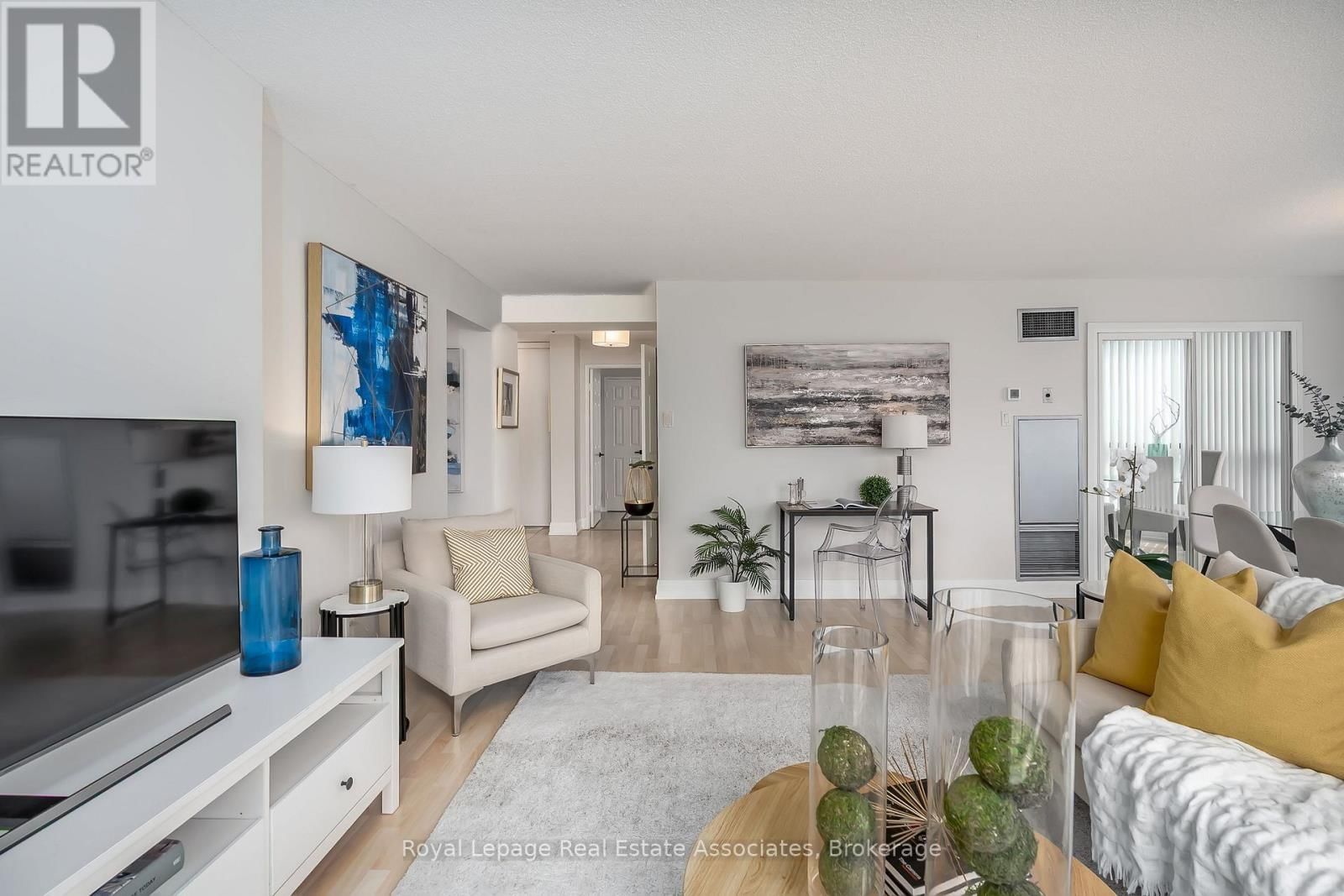 909 - 1155 BOUGH BEECHES BOULEVARD Image 9