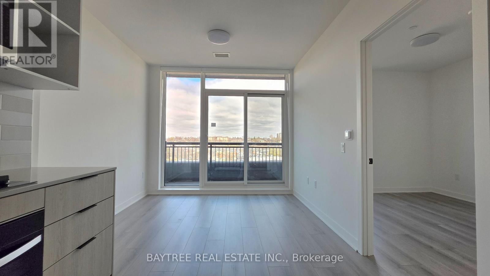 723 - 1185 DUPONT STREET Image 8