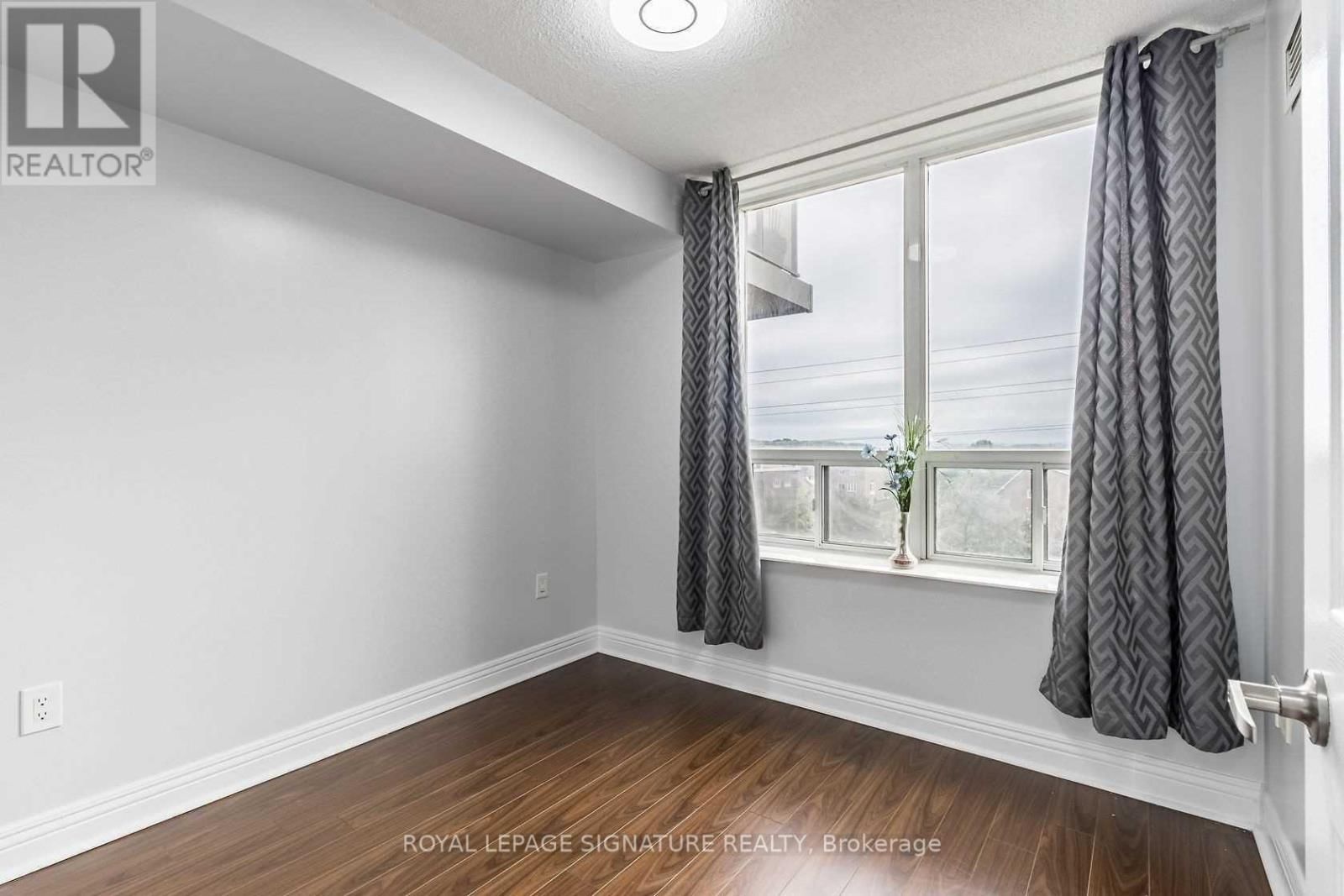 515 - 55 STRATHAVEN DRIVE Image 14