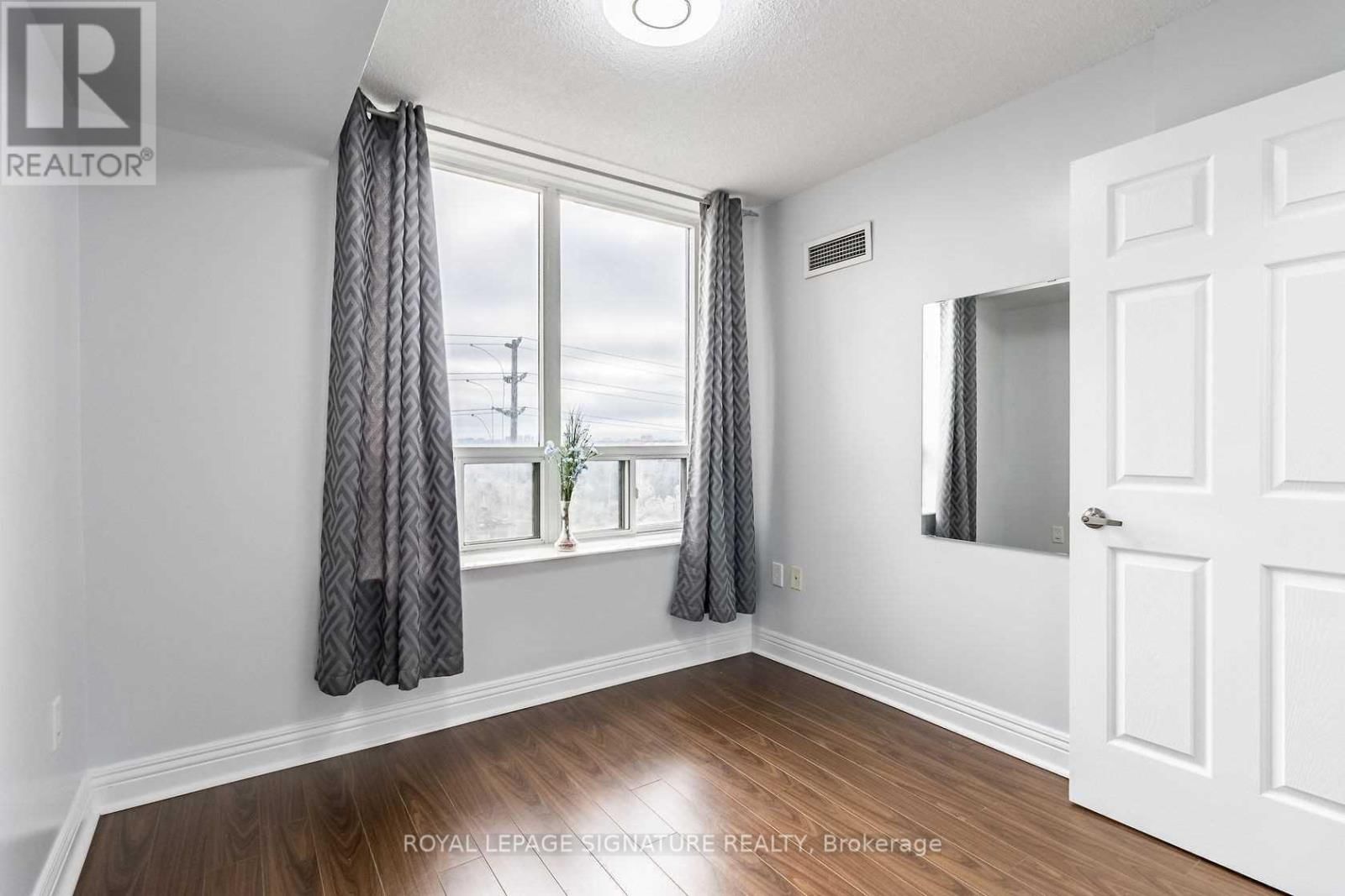 515 - 55 STRATHAVEN DRIVE Image 15