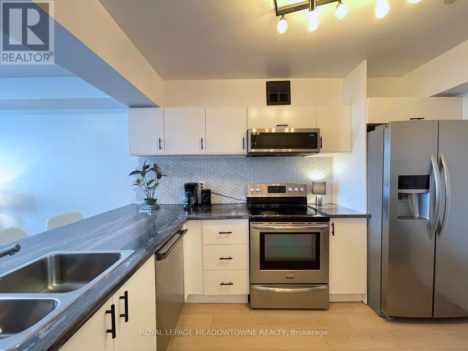 #309 - 236 ALBION ROAD Image 11