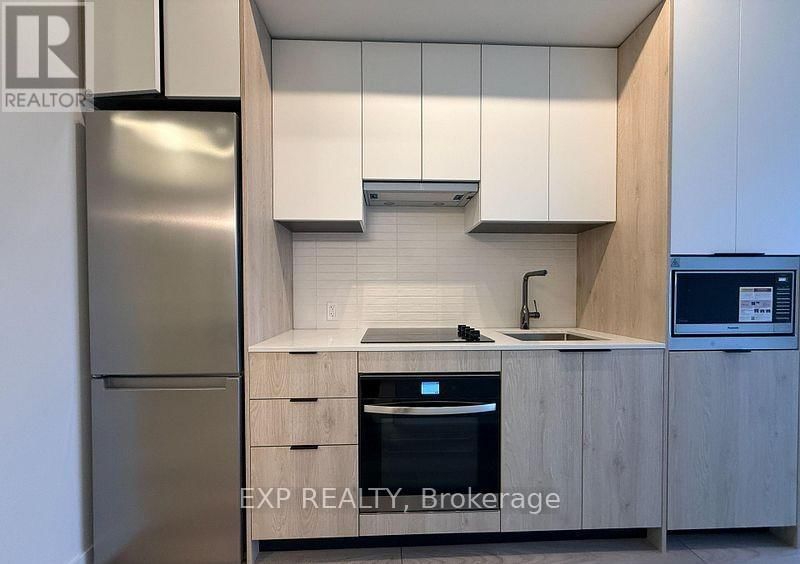 505 - 1007 THE QUEENSWAY WAY Image 5