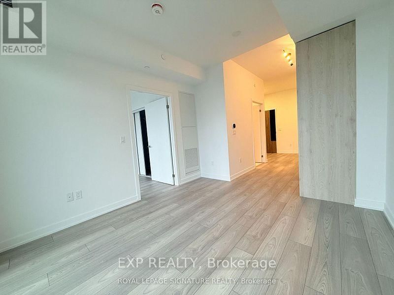 505 - 1007 THE QUEENSWAY WAY Image 7