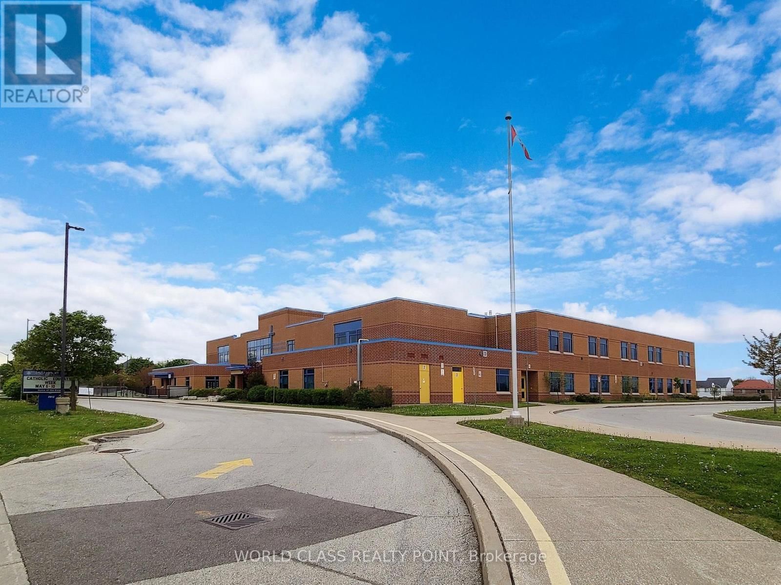 BSMT 2290 CANONRIDGE CIRCLE Image 28