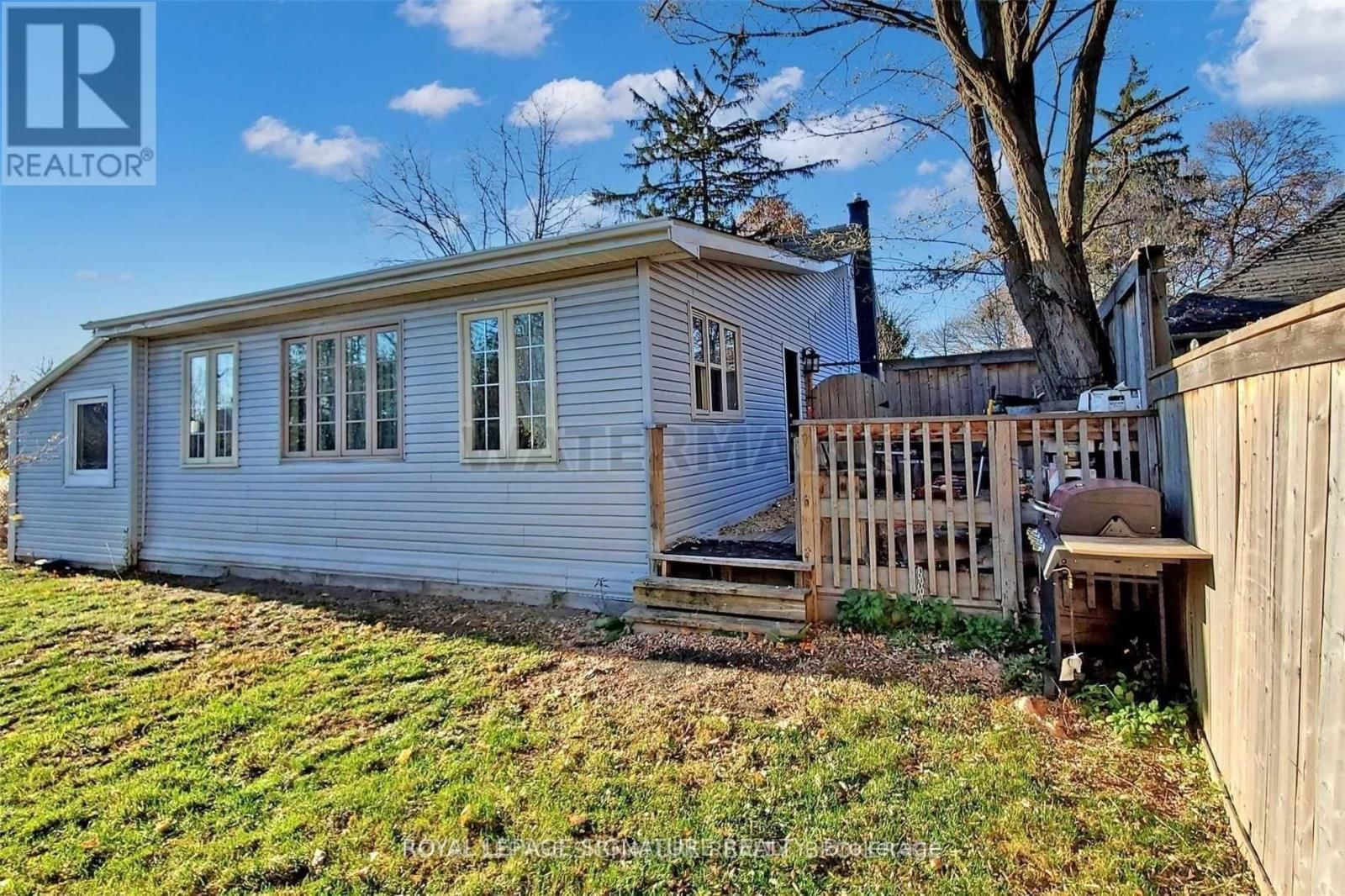 362A QUEEN STREET SOUTH Image 32