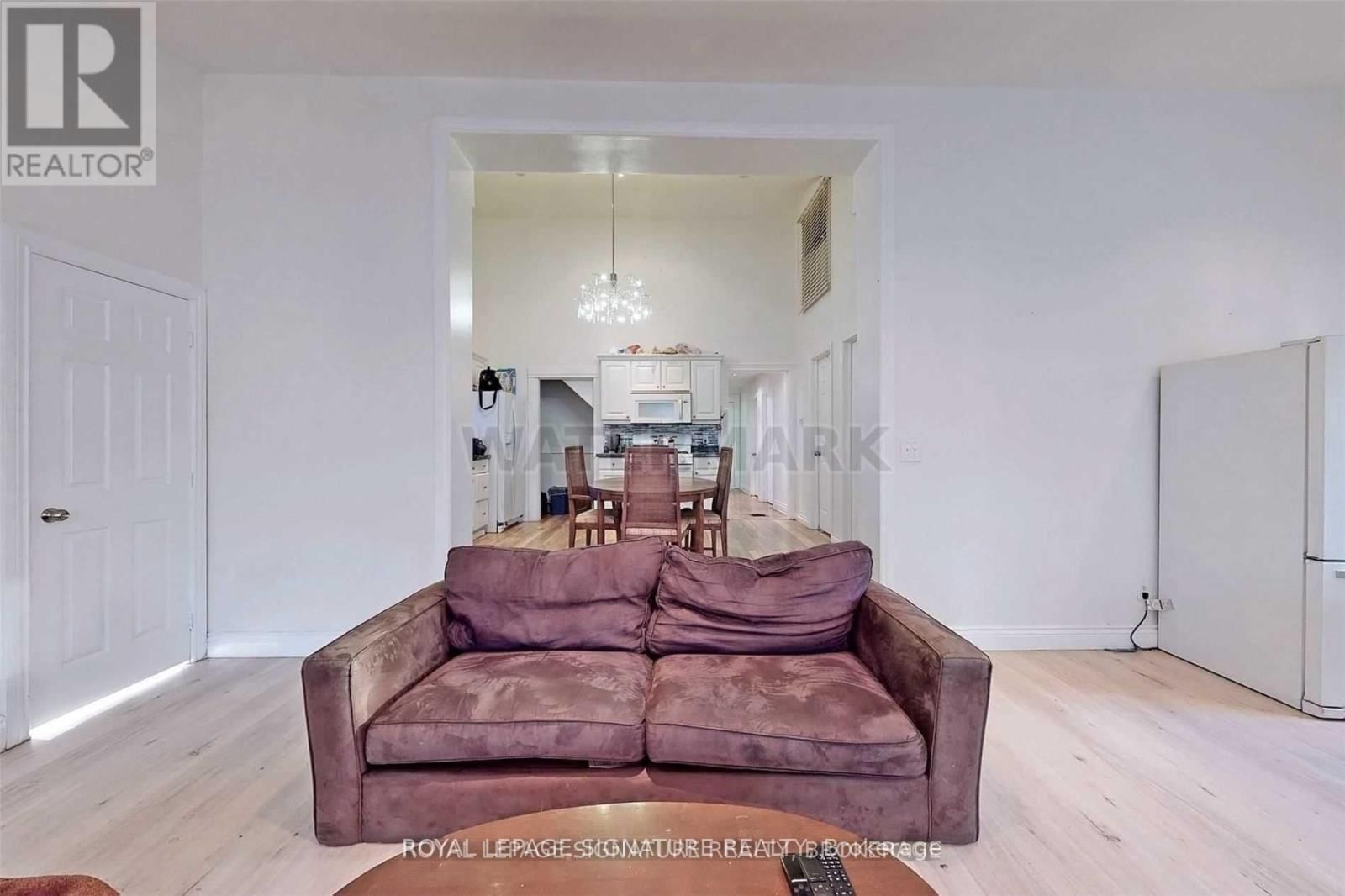 362A QUEEN STREET SOUTH Image 7