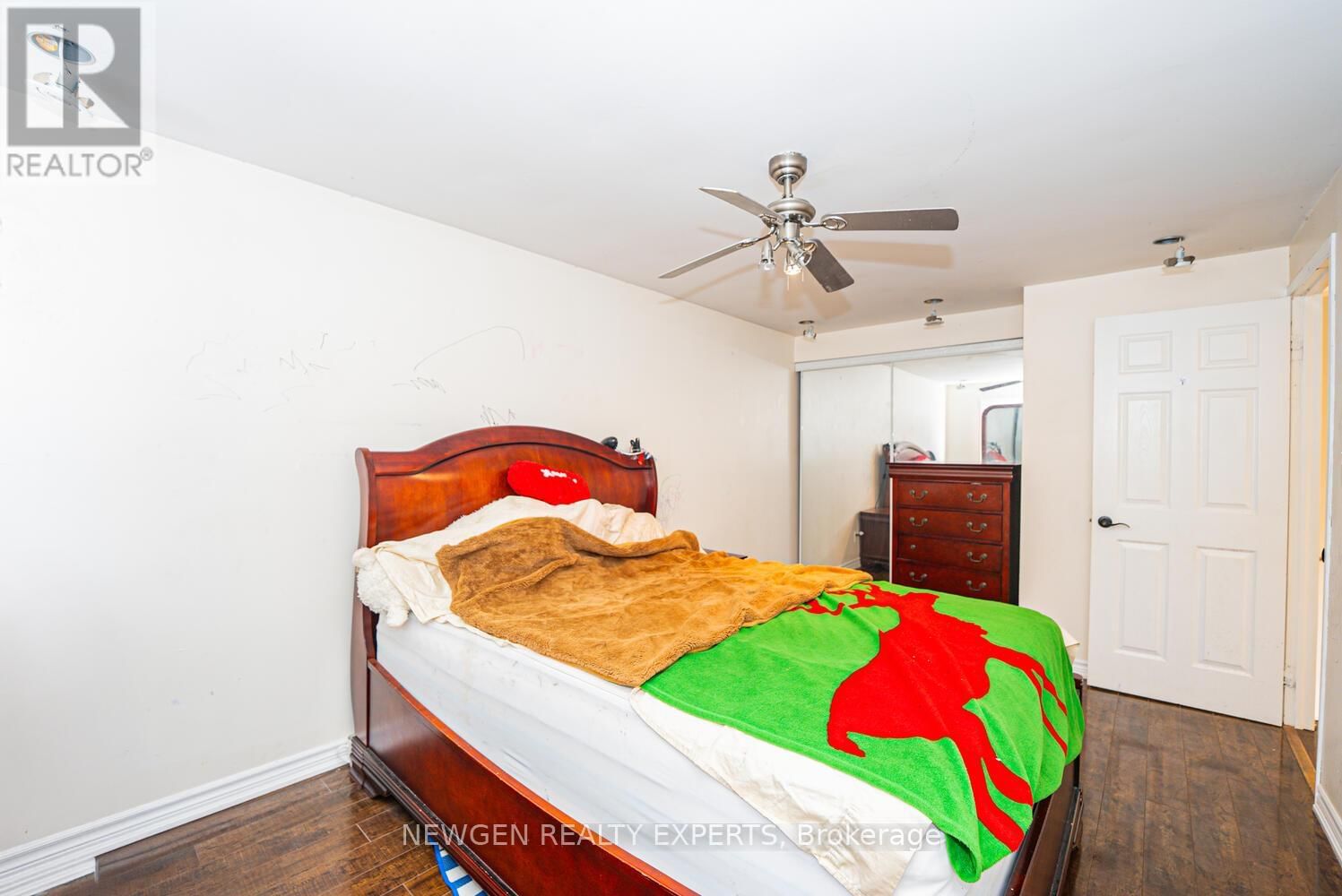 1 JACOBS SQUARE Image 21