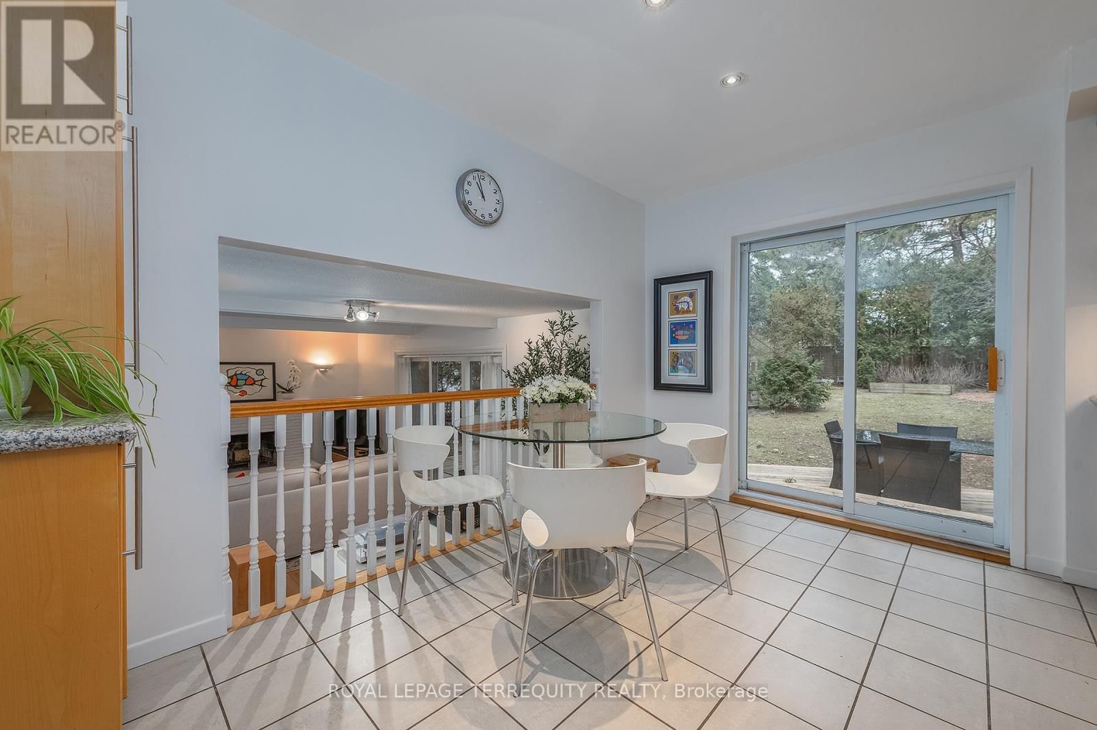 6 EARLINGTON AVENUE Image 11