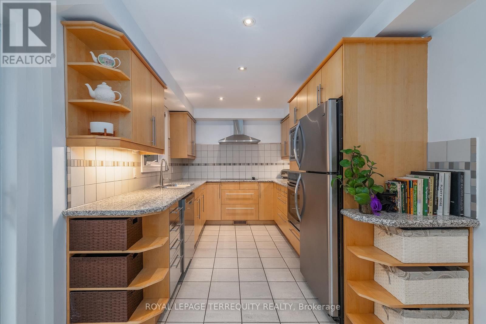 6 EARLINGTON AVENUE Image 13