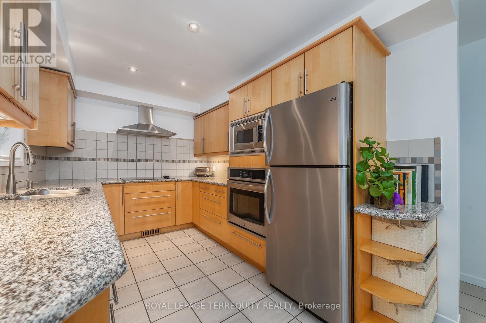 6 EARLINGTON AVENUE Image 14