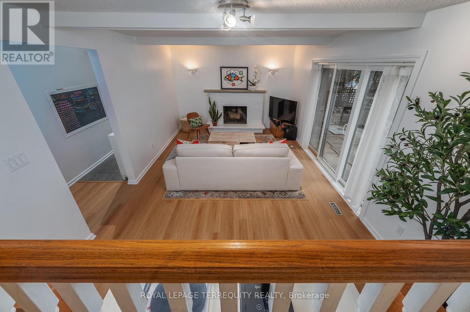 6 EARLINGTON AVENUE Image 19