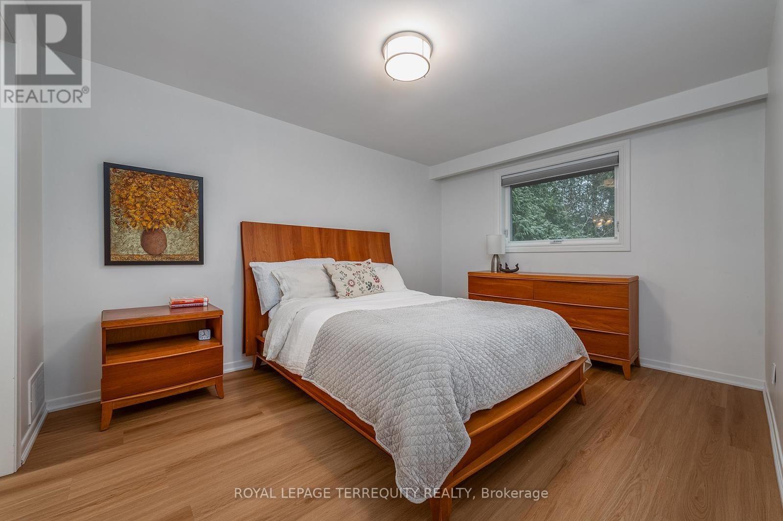 6 EARLINGTON AVENUE Image 22