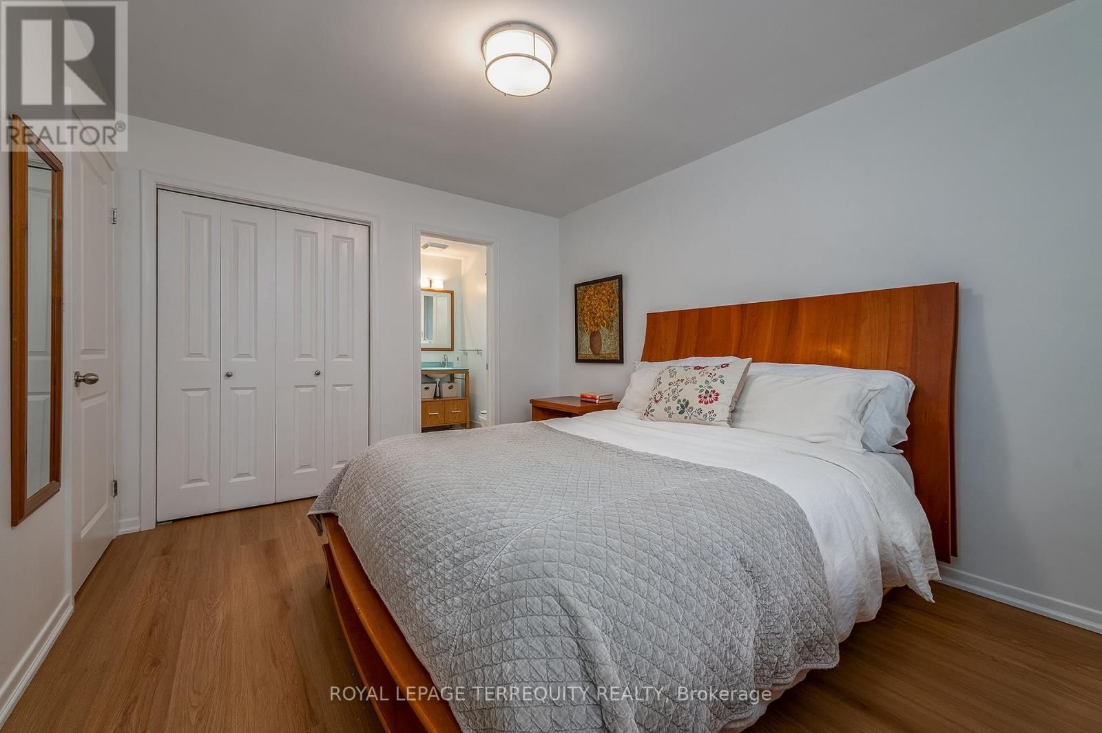 6 EARLINGTON AVENUE Image 23