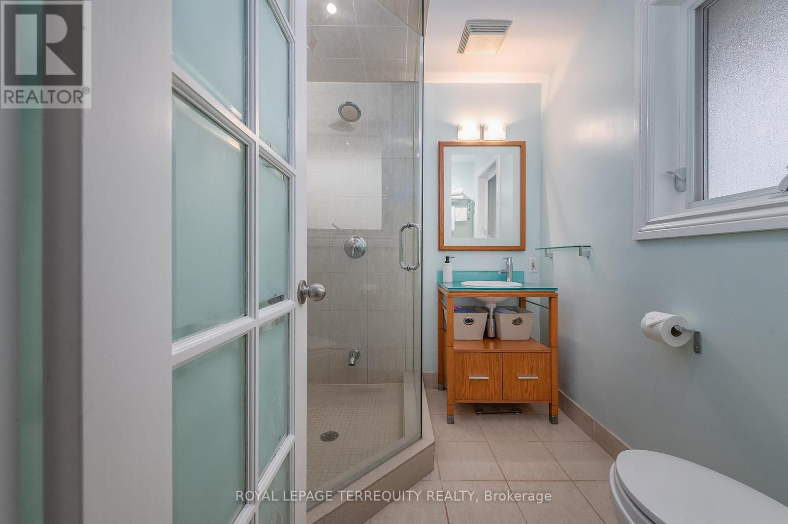 6 EARLINGTON AVENUE Image 24