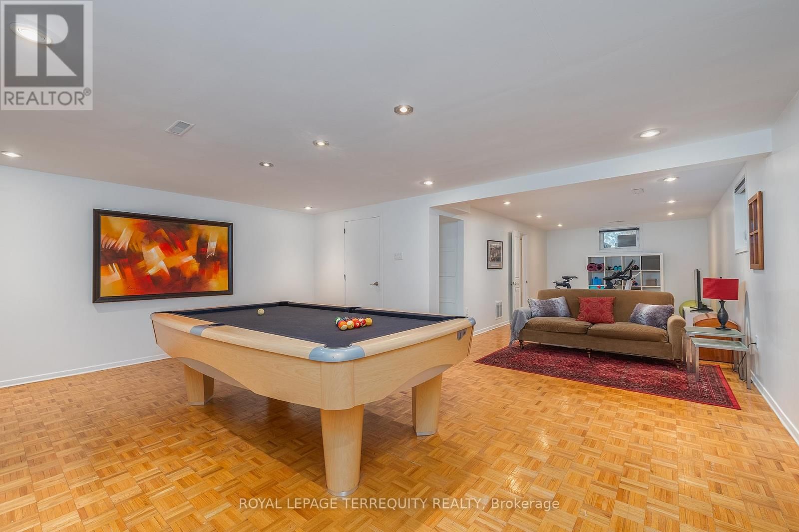 6 EARLINGTON AVENUE Image 31