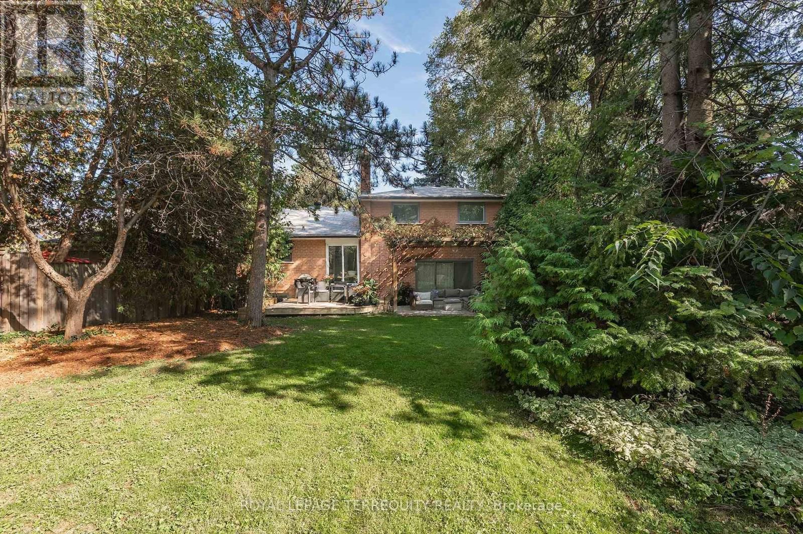 6 EARLINGTON AVENUE Image 44