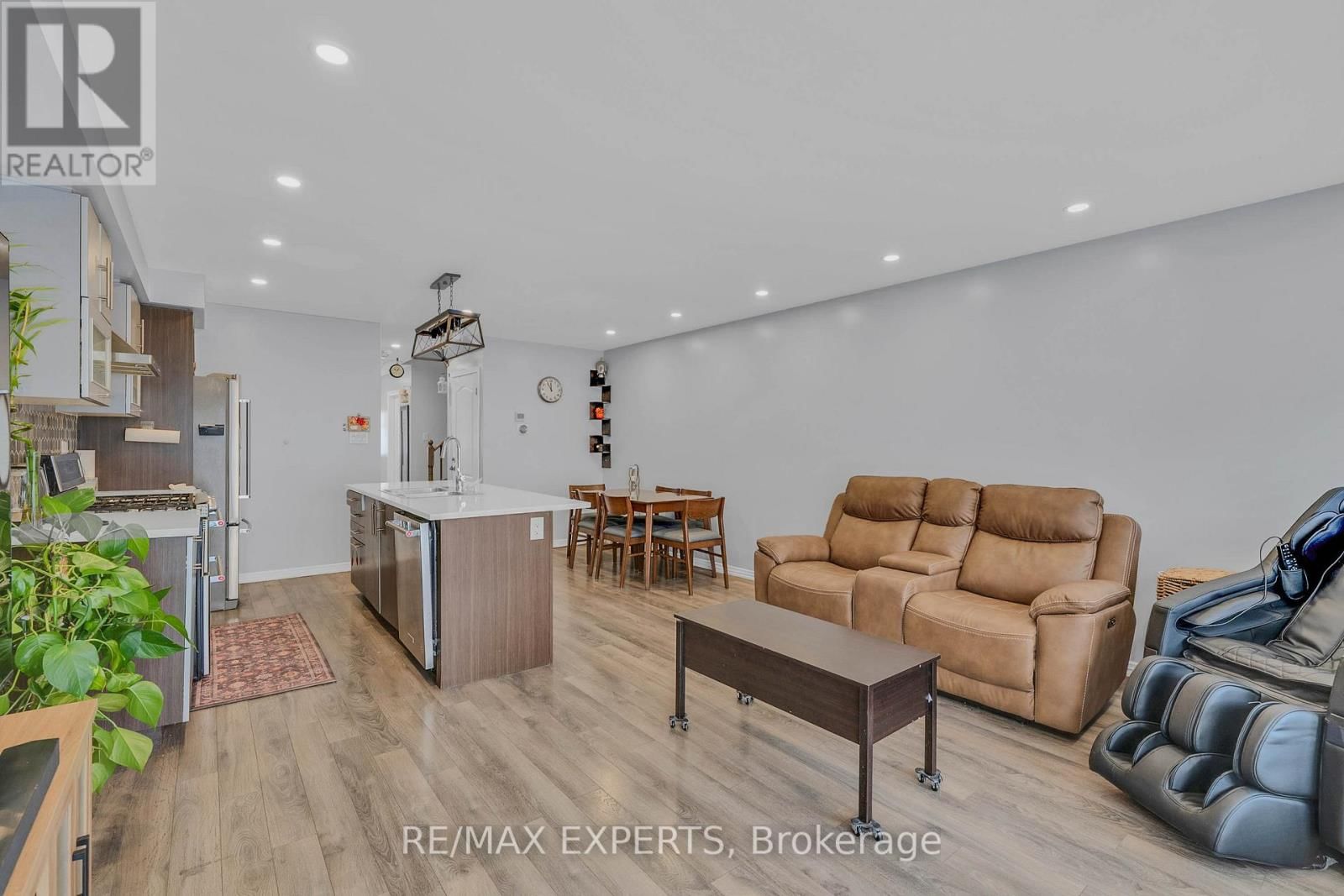 22 HOOVER ROAD Image 10