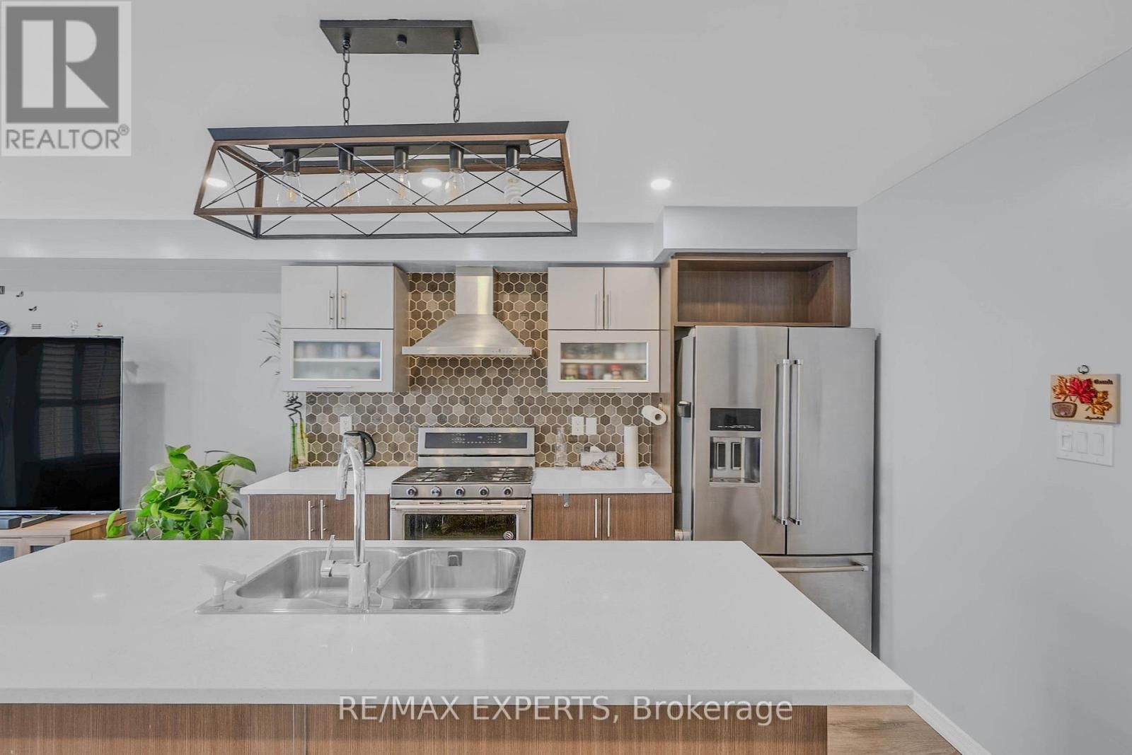 22 HOOVER ROAD Image 15