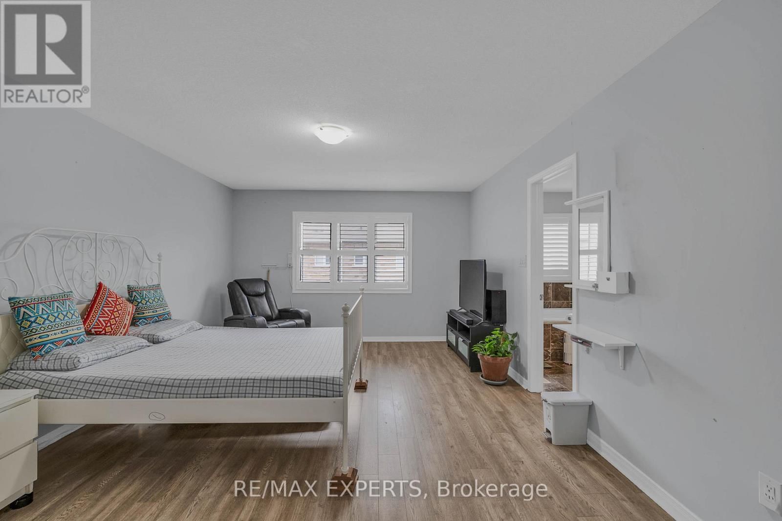 22 HOOVER ROAD Image 19