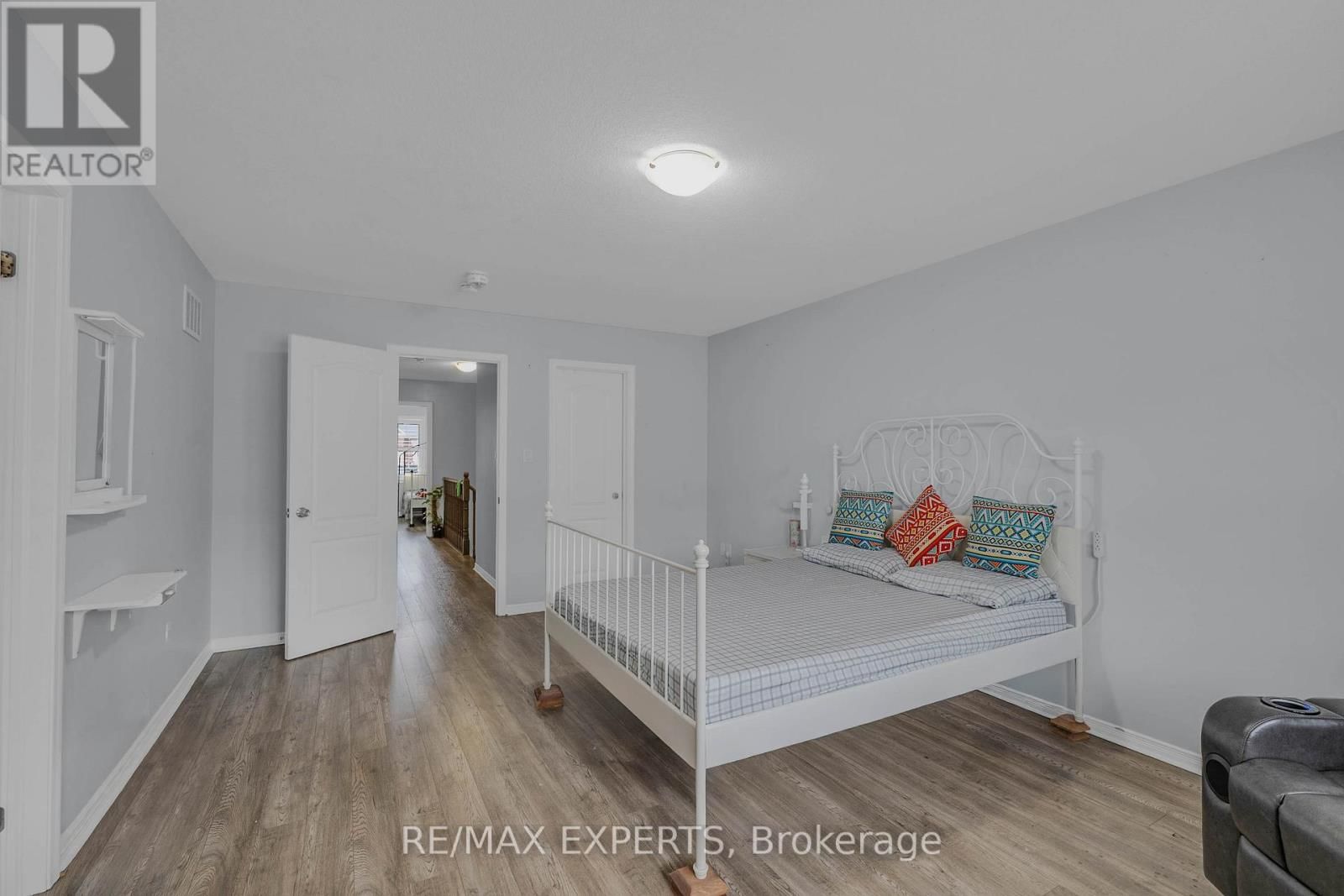 22 HOOVER ROAD Image 20