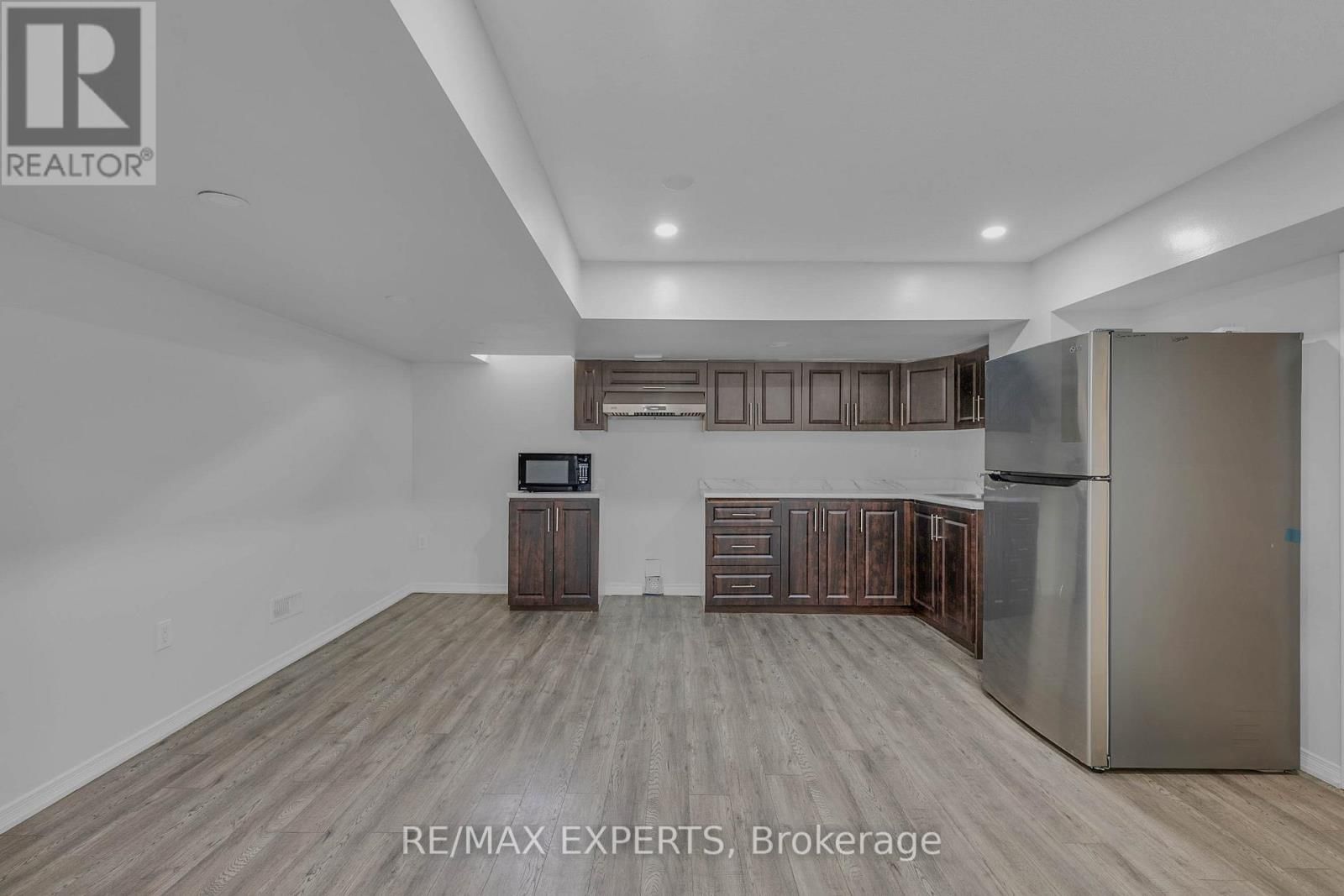 22 HOOVER ROAD Image 31