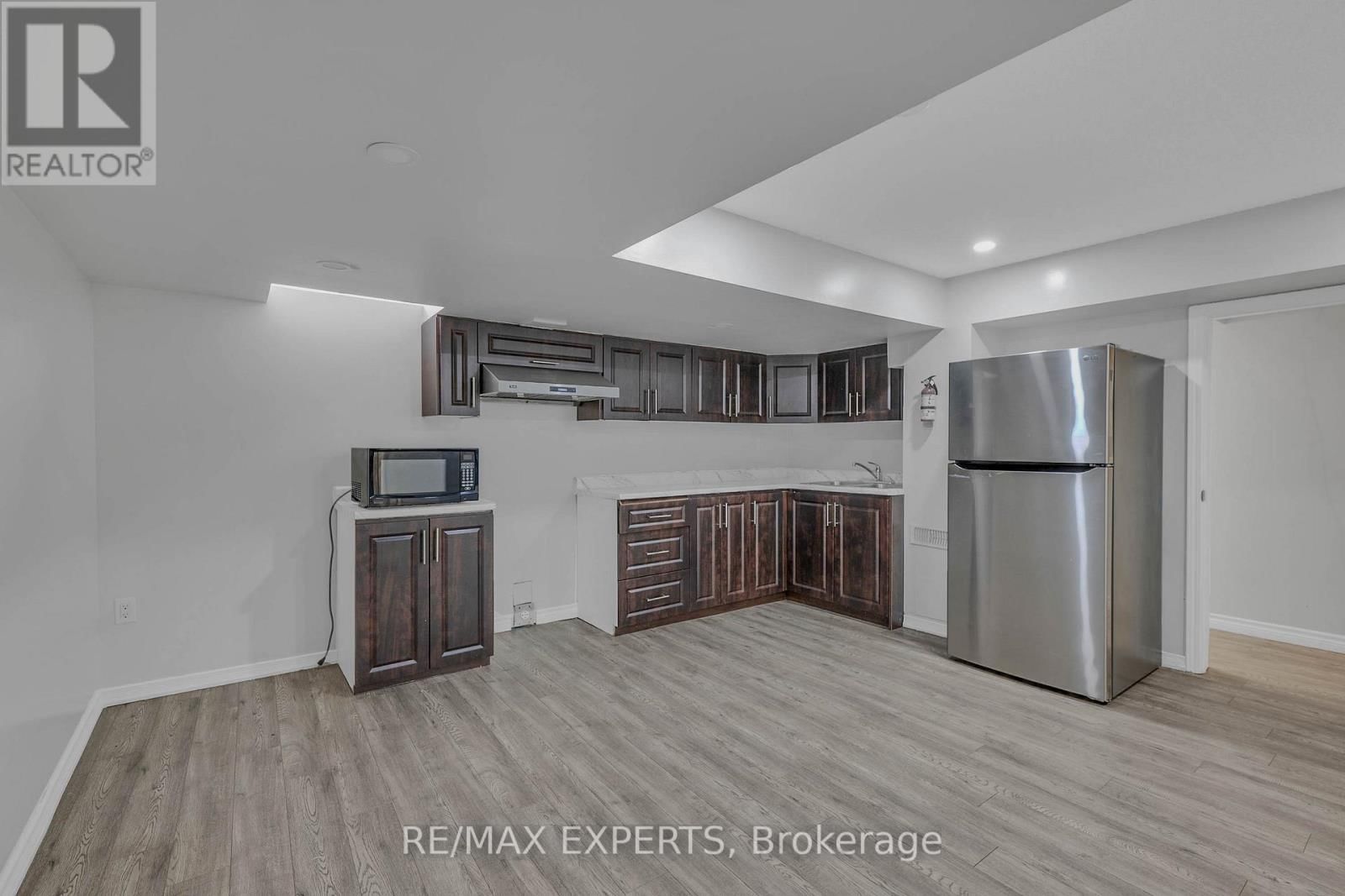 22 HOOVER ROAD Image 32