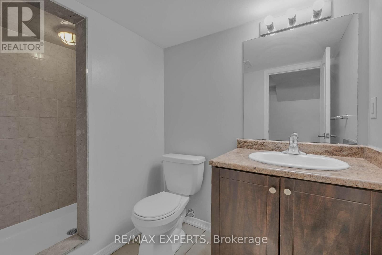 22 HOOVER ROAD Image 36