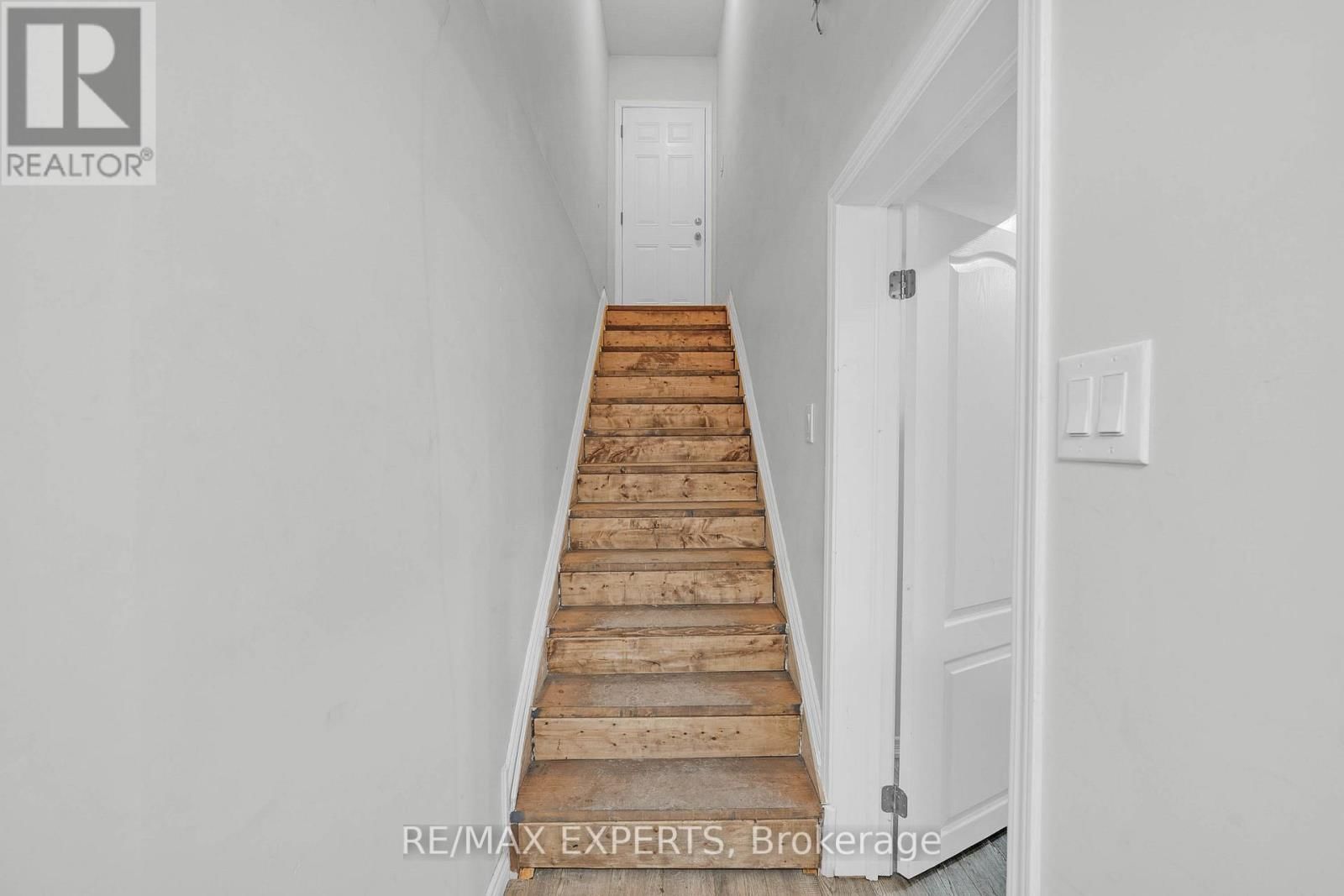 22 HOOVER ROAD Image 38