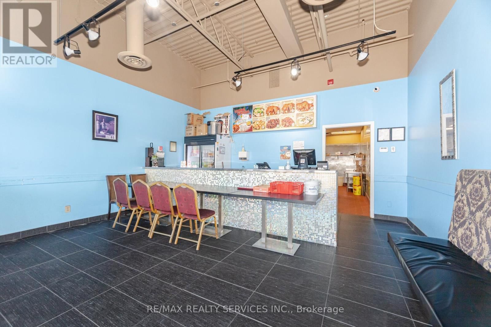 8A - 180 SANDALWOOD PARKWAY EAST Image 3