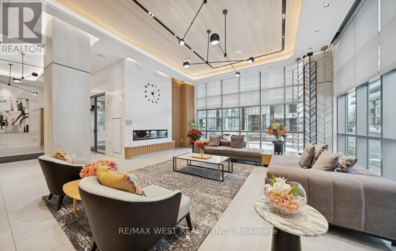 501 - 65 ANNIE CRAIG DRIVE Image 1