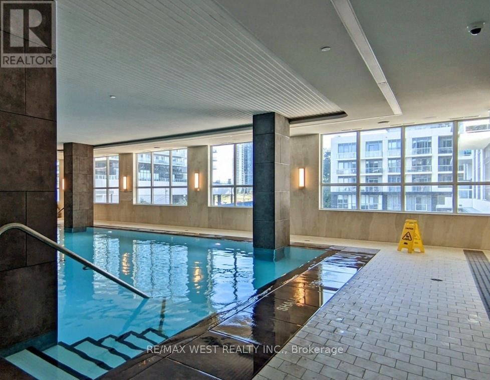 501 - 65 ANNIE CRAIG DRIVE Image 3